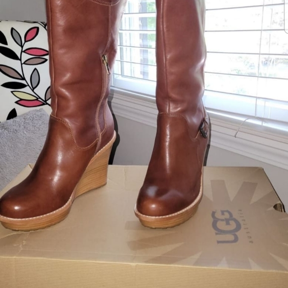 Ugg Boot - Picture 4 of 5